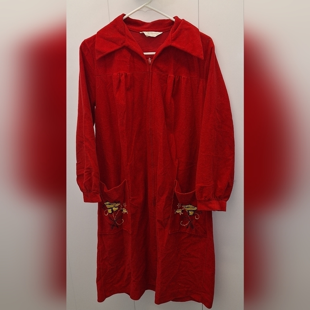 Vintage Komar Red Embroidered Flower Housecoat Robe Large